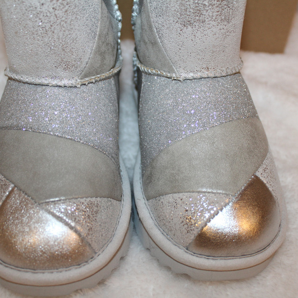 UGG TODDLER PATCHWORK LEATHER BOOTS NEW SILVER - Picture 3 of 8